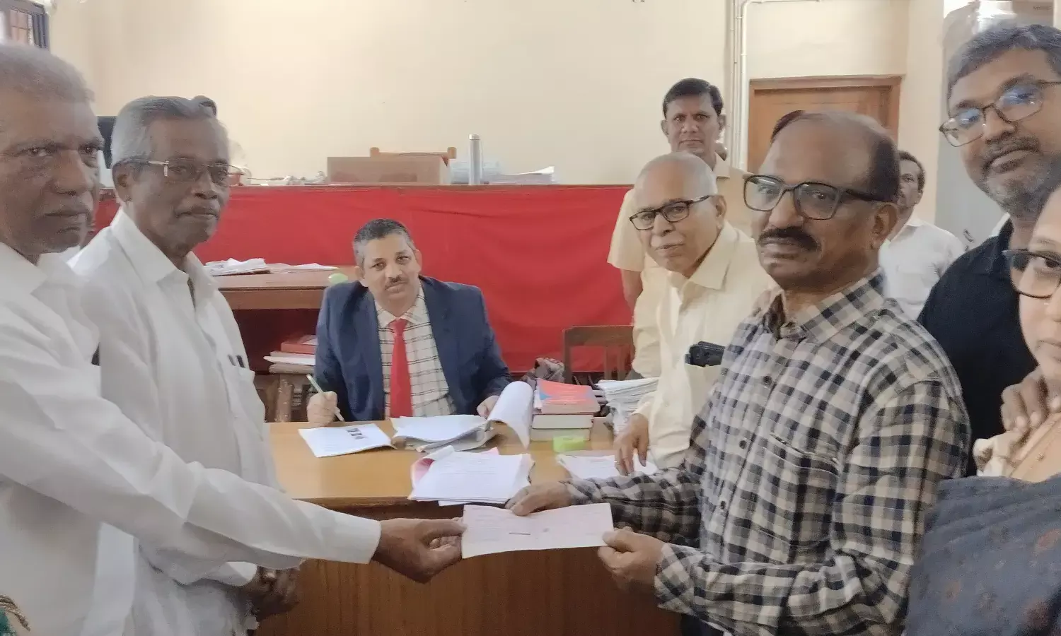 ರಾಯಚೂರು | ಲೋಕ್ ಅದಾಲತ್ ನಲ್ಲಿ ರಾಜಿ ಸಂದಾನದ ಮೂಲಕ ಬಾಕಿ ಪ್ರಕರಣ ಇತ್ಯಾರ್ಥ : ನ್ಯಾ.ಮಾರುತಿ ಬಾಗಡೆ