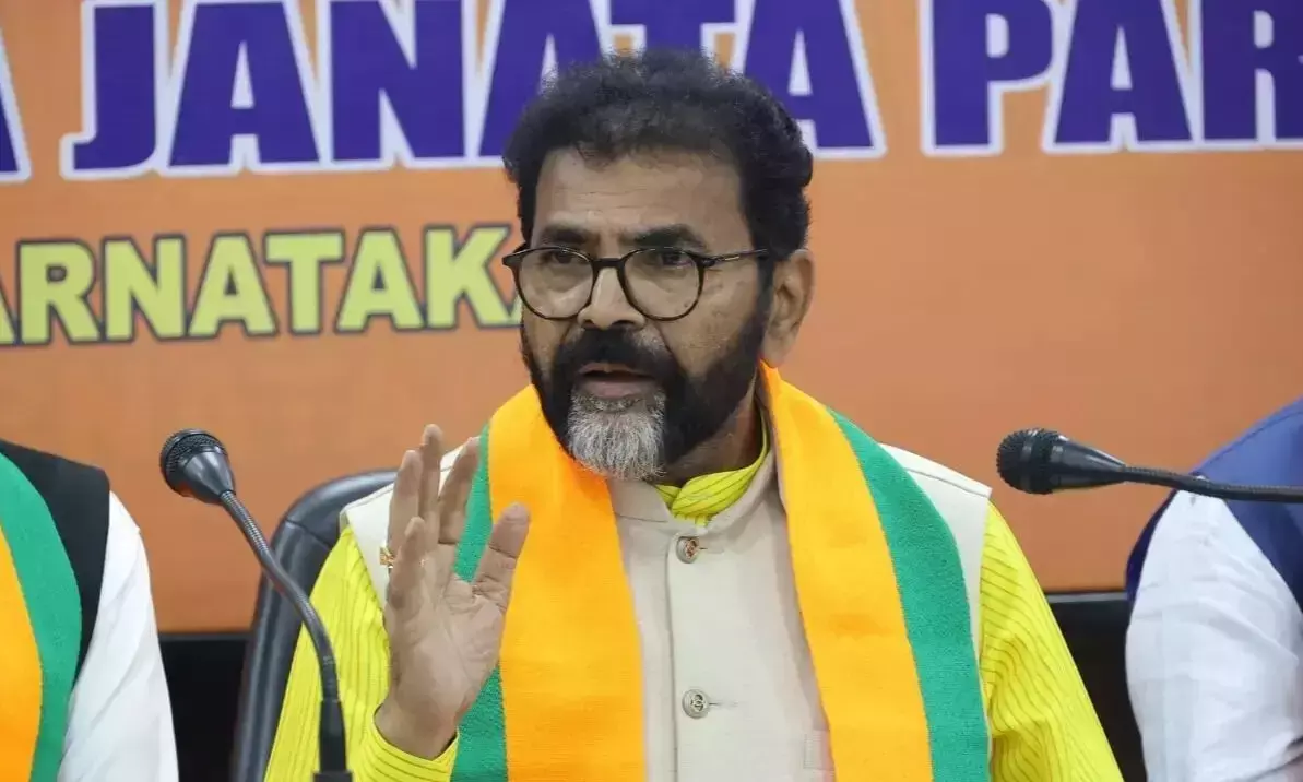 ಹಾಸನ ರಸ್ತೆ ಅಪಘಾತ : ಮೃತರ ಕುಟುಂಬಗಳಿಗೆ ರಾಜ್ಯ ಸರಕಾರ ತಲಾ 50 ಲಕ್ಷ ರೂ.ಪರಿಹಾರ ನೀಡಬೇಕು : ಛಲವಾದಿ ನಾರಾಯಣಸ್ವಾಮಿ ಆಗ್ರಹ