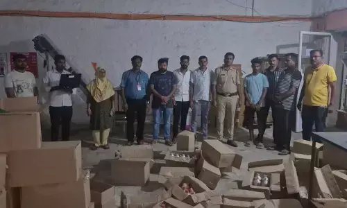 ವಿಜಯಪುರ | ನಕಲಿ ಕ್ರಿಮಿನಾಶ ತಯಾರಿಕೆ ಅಡ್ಡೆ ಮೇಲೆ ಪೊಲೀಸರ ದಾಳಿ; 1.36 ಕೋಟಿ ರೂ. ಮೌಲ್ಯದ ವಸ್ತು ಜಪ್ತಿ