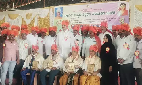 ಸುರಪುರ | ಗರುಡಾದ್ರಿ ಕಲಾ ಮಂದಿರದಲ್ಲಿ ತಾಲೂಕು ಮಟ್ಟದ ಶಿಕ್ಷಕರ ದಿನಾಚರಣೆ