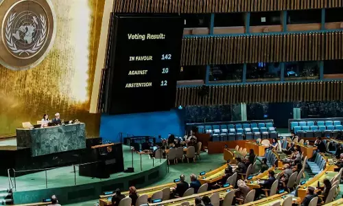 ‘ಸಾರ್ವಭೌಮ ಫೆಲೆಸ್ತೀನ್ ರಾಷ್ಟ್ರ’ಕ್ಕೆ ಭಾರತ ಬೆಂಬಲ : ವಿಶ್ವಸಂಸ್ಥೆಯ ‘ನ್ಯೂಯಾರ್ಕ್ ಘೋಷಣೆ’ ನಿರ್ಣಯದ ಪರ ಭಾರತ ಸೇರಿದಂತೆ 142 ರಾಷ್ಟ್ರಗಳಿಂದ ಮತದಾನ