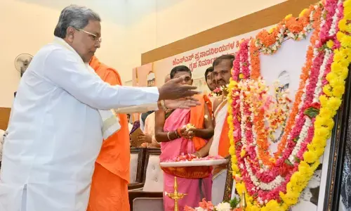 ಶಿಕ್ಷಣದಿಂದ ಮಾತ್ರ ಸ್ವತಂತ್ರ, ಸ್ವಾಭಿಮಾನಿ ಹಾಗೂ ಜವಾಬ್ದಾರಿಯುತ ವ್ಯಕ್ತಿಯಾಗಲು ಸಾಧ್ಯ : ಸಿದ್ದರಾಮಯ್ಯ