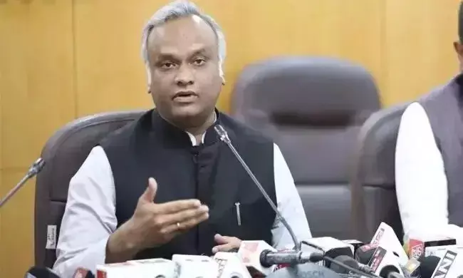 ‘ಆರೆಸ್ಸೆಸ್ ಕಚೇರಿಗೆ ಹೋಗಿ ಬಸವವಾಣಿಯ ಘೋಷಣೆ ಕೂಗಲಿ’ : ಬಿಜೆಪಿ ನಾಯಕರಿಗೆ ಸಚಿವ ಪ್ರಿಯಾಂಕ್ ಖರ್ಗೆ ಸವಾಲು