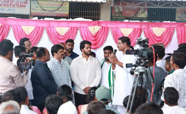 ಕಲಬುರಗಿ | ಅತಿವೃಷ್ಟಿಯಿಂದ ಬೆಳೆ ಹಾನಿ : ರೈತರ ಸಾಲ ಮನ್ನಕ್ಕೆ ನಿಖಿಲ್ ಕುಮಾರಸ್ವಾಮಿ ಆಗ್ರಹ ಕಲಬುರಗಿ | ಅತಿವೃಷ್ಟಿಯಿಂದ ಬೆಳೆ ಹಾನಿ : ರೈತರ ಸಾಲ ಮನ್ನಕ್ಕೆ ನಿಖಿಲ್ ಕುಮಾರಸ್ವಾಮಿ ಆಗ್ರಹ