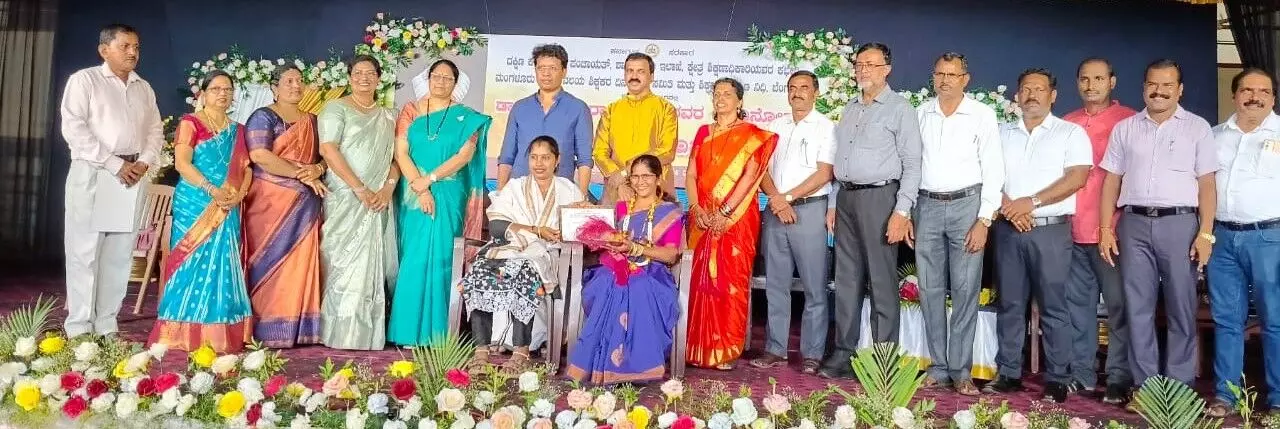 ದ.ಕ.ಜಿ.ಪಂ. ಶಾಲಾಭಿವೃದ್ದಿ ಸಮಿತಿಗೆ ರಾಜ್ಯಮಟ್ಟದ ಪುಷ್ಟಿ ಪ್ರಶಸ್ತಿ ದ.ಕ.ಜಿ.ಪಂ. ಶಾಲಾಭಿವೃದ್ದಿ ಸಮಿತಿಗೆ ರಾಜ್ಯಮಟ್ಟದ ಪುಷ್ಟಿ ಪ್ರಶಸ್ತಿ