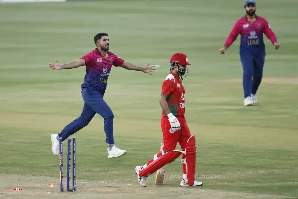 ಏಶ್ಯಕಪ್: ಒಮಾನ್ ತಂಡಕ್ಕೆ ಸೋಲುಣಿಸಿದ ಯುಎಇ ಏಶ್ಯಕಪ್: ಒಮಾನ್ ತಂಡಕ್ಕೆ ಸೋಲುಣಿಸಿದ ಯುಎಇ