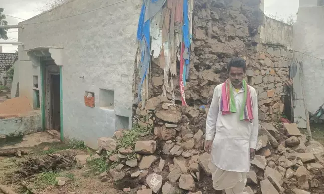 ರಾಯಚೂರು ಜಿಲ್ಲೆಯಲ್ಲಿ ಮಳೆಯ ಅವಾಂತರ : ಹಳ್ಳಗಳು ತುಂಬಿ ಸಂಚಾರ ಅಸ್ತವ್ಯಸ್ತ