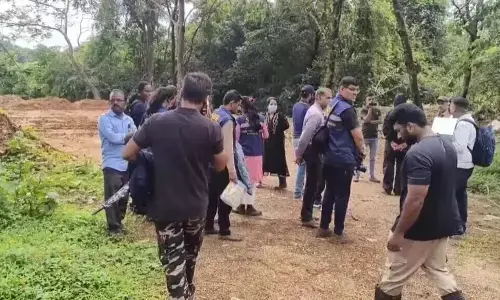 ಧರ್ಮಸ್ಥಳ ಪ್ರಕರಣ; ಸ್ಥಳೀಯರಿಬ್ಬರು ಗುರುತಿಸಿರುವ ಸ್ಥಳಗಳಲ್ಲಿ ಉತ್ಖನನಕ್ಕೆ ಕೋರಿದ ಅರ್ಜಿ ಸಂಬಂಧ ಎಸ್‌ಐಟಿಗೆ ನೋಟಿಸ್