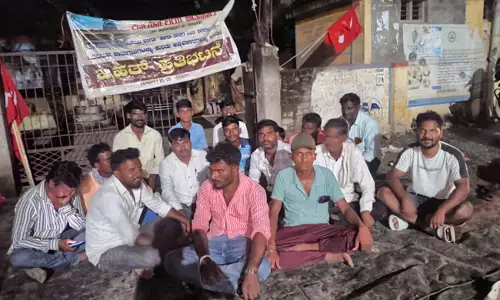 ಅಫಜಲಪುರ | ಅವ್ಯವಹಾರ ಆರೋಪ : ಬಿದನೂರು ಗ್ರಾಮ ಪಂಚಾಯತ್‌ಗೆ ಬೀಗ ಹಾಕಿ ಗ್ರಾಮಸ್ಥರಿಂದ ಅಹೋರಾತ್ರಿ ಧರಣಿ