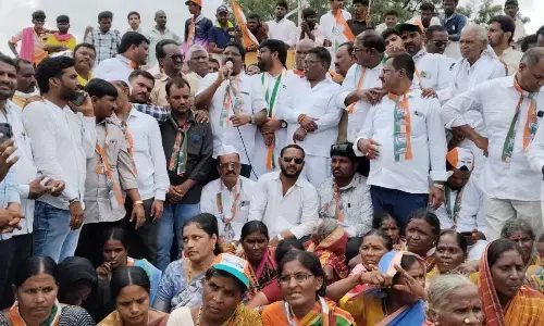 ಗುರುಮಠಕಲ್ ಜೆಡಿಎಸ್‌ ಶಾಸಕ ಶರಣುಗೌಡ ಕಂದಕೂರ ವಿರುದ್ದ ಕಾಂಗ್ರೆಸ್‌ನಿಂದ ಪ್ರತಿಭಟನೆ