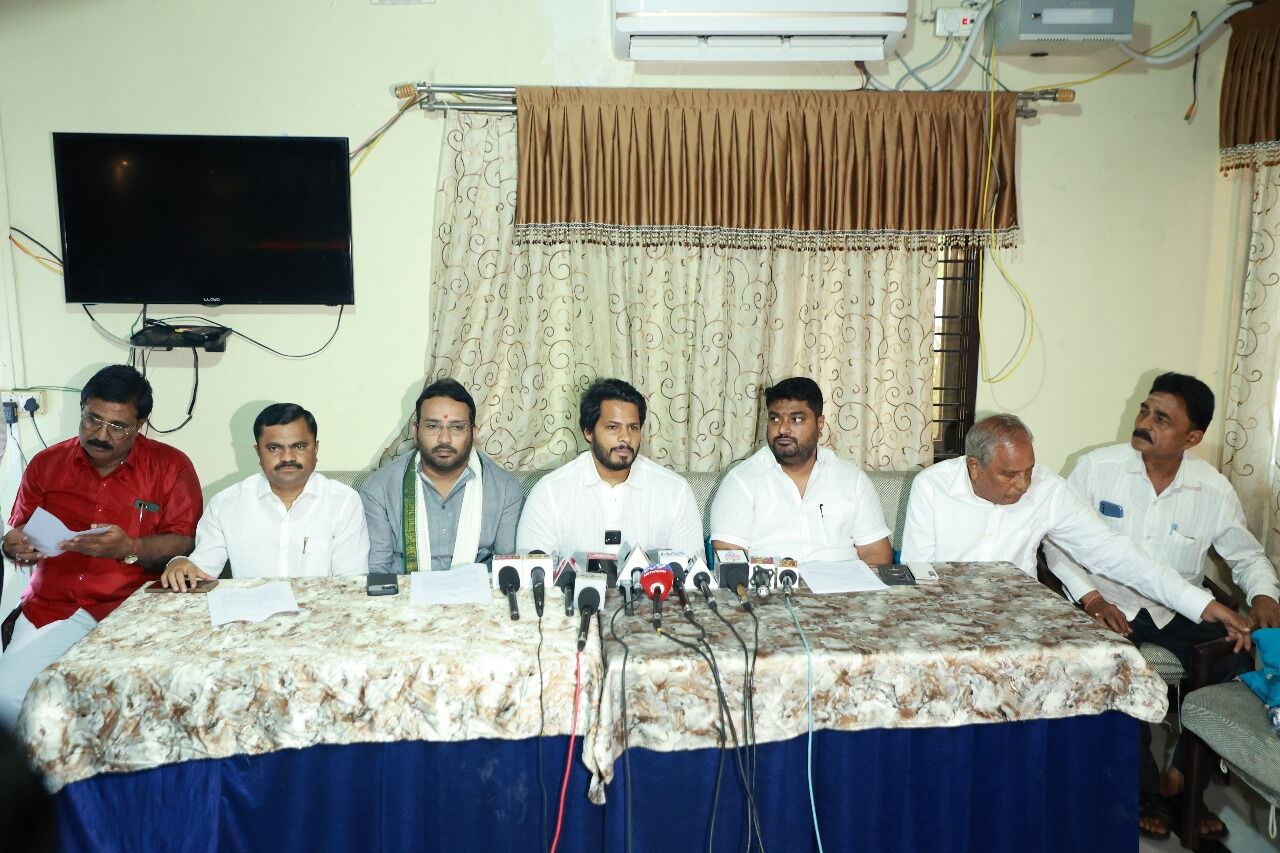 ಮುಖ್ಯಮಂತ್ರಿಗಳು ಕಲಬುರಗಿಯಿಂದಲೇ ರಸ್ತೆ ಗುಂಡಿಗಳನ್ನು ಮುಚ್ಚುವ ಕೆಲಸ ಮಾಡಲಿ: ನಿಖಿಲ್ ಕುಮಾರಸ್ವಾಮಿ