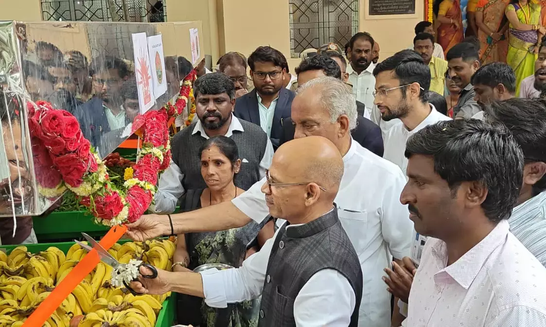 ರಾಯಚೂರು| ಫಲಾನುಭವಿಗಳಿಗೆ ಸೌರ ಕೂಲ್ ಕಾರ್ಟ್ ವಿತರಿಸಿದ ಸಚಿವ ಡಾ.ಶರಣಪ್ರಕಾಶ್ ಪಾಟೀಲ್