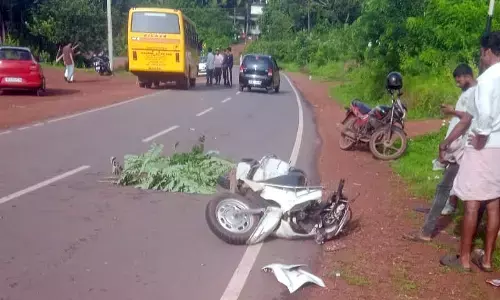 ಉಪ್ಪಳ: ರಸ್ತೆ ಅಪಘಾತ: ಇಬ್ಬರು ವಿದ್ಯಾರ್ಥಿಗಳಿಗೆ ಗಂಭೀರ ಗಾಯ
