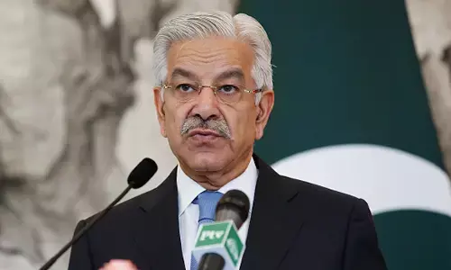 ಅಮೆರಿಕದ ರಾಜಕಾರಣಿಗಳು ಇಸ್ರೇಲ್‍ನಿಂದ ಲಂಚ ಪಡೆದಿದ್ದಾರೆ : ಪಾಕ್ ರಕ್ಷಣಾ ಸಚಿವ ಖವಾಜಾ ಆಸಿಫ್ ಆರೋಪ