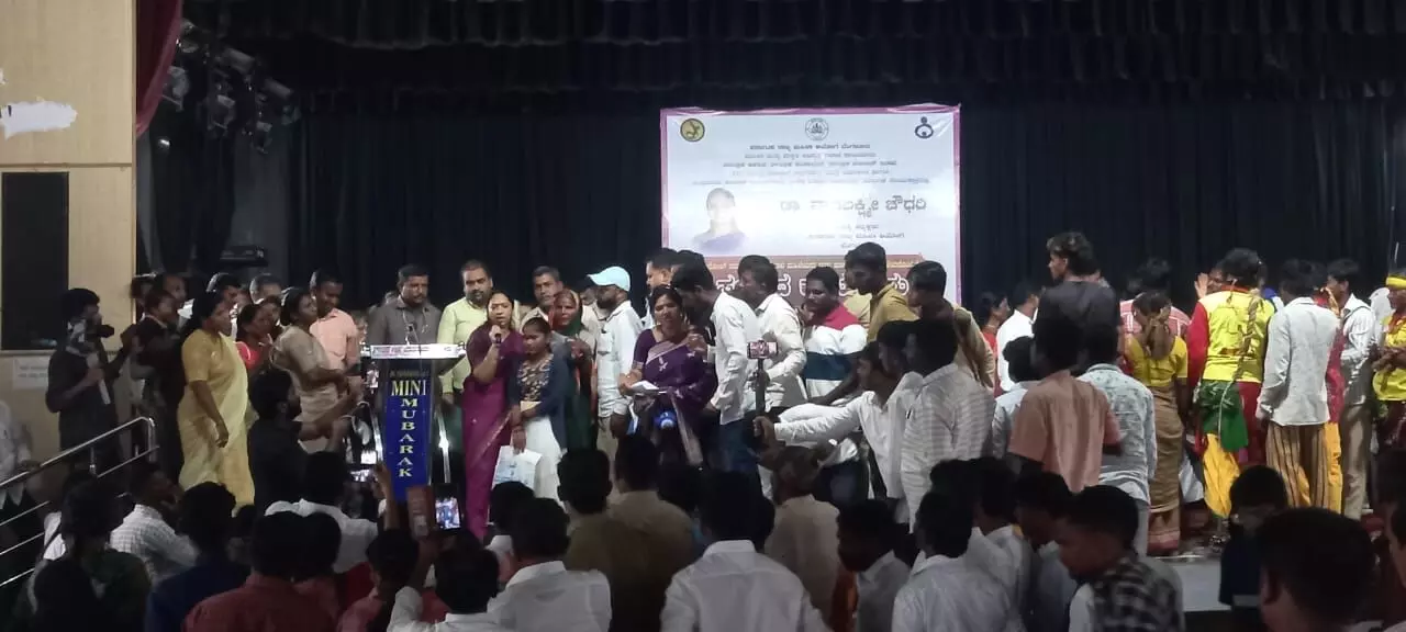 ರಾಯಚೂರು | ಸಿಂಧನೂರಿಗೆ ಜ್ಯ ಮಹಿಳಾ ಆಯೋಗದ ಅಧ್ಯಕ್ಷೆ ಡಾ.ನಾಗಲಕ್ಷ್ಮಿ ಚೌಧರಿ ಭೇಟಿ ರಾಯಚೂರು | ಸಿಂಧನೂರಿಗೆ ಜ್ಯ ಮಹಿಳಾ ಆಯೋಗದ ಅಧ್ಯಕ್ಷೆ ಡಾ.ನಾಗಲಕ್ಷ್ಮಿ ಚೌಧರಿ ಭೇಟಿ