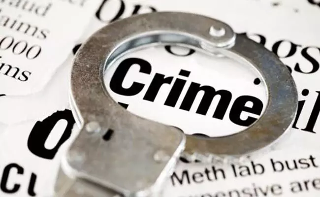 ಕಲಬುರಗಿ | ಪತ್ನಿಯ ಕೊಲೆಗೈದು ಆತ್ಮಹತ್ಯೆ ಎಂದು ಬಿಂಬಿಸಿದ ಆರೋಪಿಯ ಬಂಧನ ಕಲಬುರಗಿ | ಪತ್ನಿಯ ಕೊಲೆಗೈದು ಆತ್ಮಹತ್ಯೆ ಎಂದು ಬಿಂಬಿಸಿದ ಆರೋಪಿಯ ಬಂಧನ