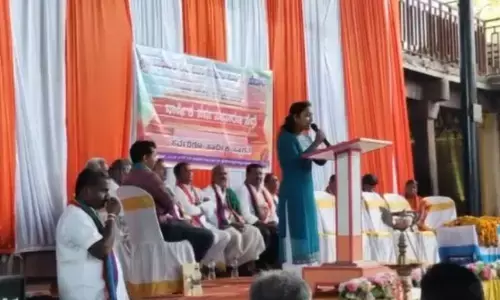 ಬಾಗಲಕೋಟೆ | ʼಸನ್ಮಾನ ಬೇಡ, ಸವಲತ್ತು ಕೊಡಿʼ ; ಅಬಕಾರಿ ಸಚಿವರ ವಿರುದ್ಧ ವೇದಿಕೆಯಲ್ಲಿಯೇ ಅಸಮಾಧಾನ ವ್ಯಕ್ತಪಡಿಸಿದ ವಿದ್ಯಾರ್ಥಿನಿ