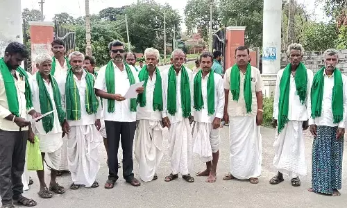 ರಾಯಚೂರು | ಮುದಗಲ್ ರಾಷ್ಟ್ರೀಯ ಹೆದ್ದಾರಿಯ ಸೇತುವೆ ಎತ್ತರ ಹೆಚ್ಚಿಸಲು ರೈತರಿಂದ ಆಗ್ರಹ