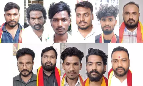 ಕಲಬುರಗಿ | ಪ್ರತಿಭಟನಾ ವೇಳೆ ಅಧಿಕಾರಿಗಳ ಮುಖಕ್ಕೆ ಮಸಿ ಬಳಿದ ಪ್ರಕರಣ : 11 ಕರವೇ ಕಾರ್ಯಕರ್ತರ ಬಂಧನ