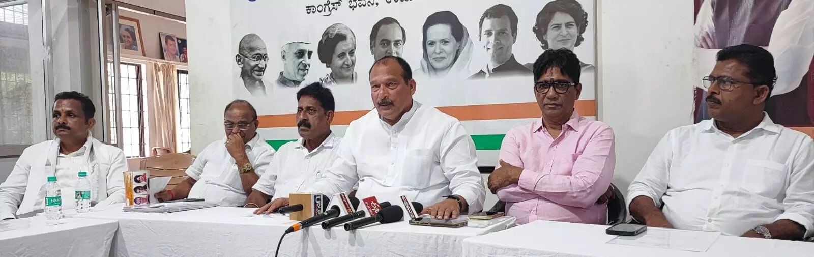 ವೋಟ್ ಚೋರ್ ಗದ್ದಿ ಚೋಡ್ ಅಭಿಯಾನ| ಉಡುಪಿ ಜಿಲ್ಲೆಯಿಂದ 1,11,100 ಸಹಿ ಸಂಗ್ರಹ: ಐವನ್ ಡಿಸೋಜ ವೋಟ್ ಚೋರ್ ಗದ್ದಿ ಚೋಡ್ ಅಭಿಯಾನ| ಉಡುಪಿ ಜಿಲ್ಲೆಯಿಂದ 1,11,100 ಸಹಿ ಸಂಗ್ರಹ: ಐವನ್ ಡಿಸೋಜ