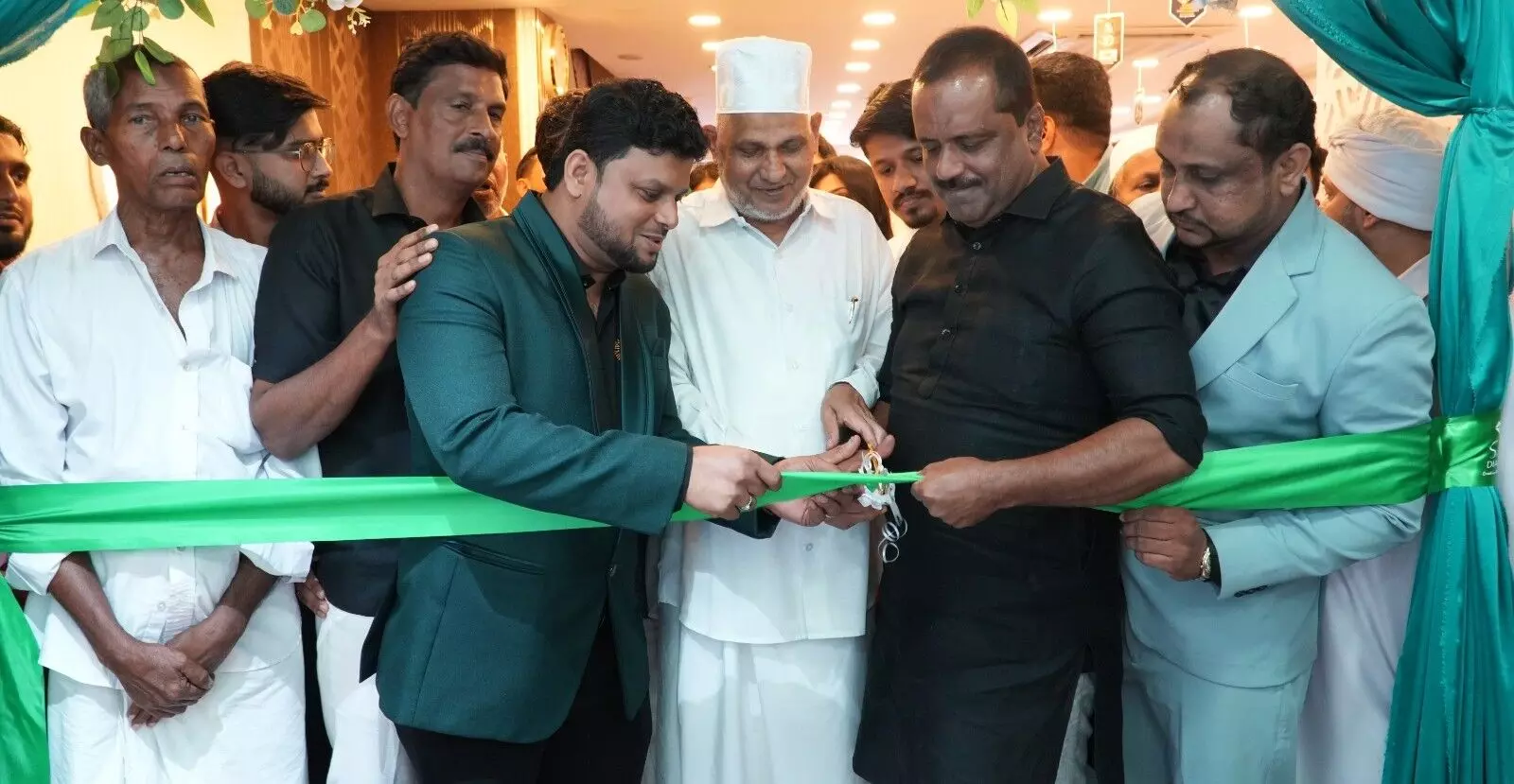 ಮಂಗಳೂರು: ಚಾಯ್ಸ್ ಗೋಲ್ಡ್ ಇದರ ʼಸಾರಾ ಡೈಮಂಡ್ಸ್ʼ ಶುಭಾರಂಭ ಮಂಗಳೂರು: ಚಾಯ್ಸ್ ಗೋಲ್ಡ್ ಇದರ ʼಸಾರಾ ಡೈಮಂಡ್ಸ್ʼ ಶುಭಾರಂಭ