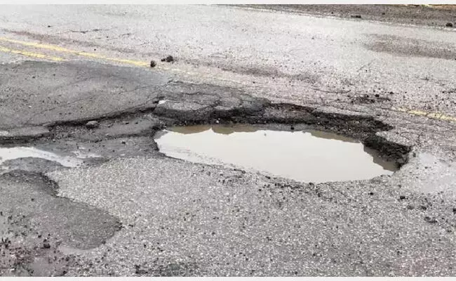 ರಸ್ತೆ ಗುಂಡಿಗೆ ಬಿದ್ದು ಮೃತಪಟ್ಟರೆ ಮಹಾನಗರ ಪಾಲಿಕೆಗಳೇ ಹೊಣೆ: ಮಹಾರಾಷ್ಟ್ರ ಸರಕಾರಕ್ಕೆ ಬಾಂಬೆ ಹೈಕೋರ್ಟ್ ಆದೇಶ