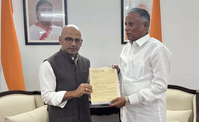 ಕಲಬುರಗಿ | ಮಳಖೇಡ ರೋಡ್ ನಿಲ್ದಾಣದಲ್ಲಿ ನಿಲ್ಲಲಿದೆ ಎಕ್ಸ್ಪ್ರೆಸ್ ರೈಲು : ಸಚಿವ ಶರಣಪ್ರಕಾಶ್ ಪಾಟೀಲ್ ಕಲಬುರಗಿ | ಮಳಖೇಡ ರೋಡ್ ನಿಲ್ದಾಣದಲ್ಲಿ ನಿಲ್ಲಲಿದೆ ಎಕ್ಸ್ಪ್ರೆಸ್ ರೈಲು : ಸಚಿವ ಶರಣಪ್ರಕಾಶ್ ಪಾಟೀಲ್