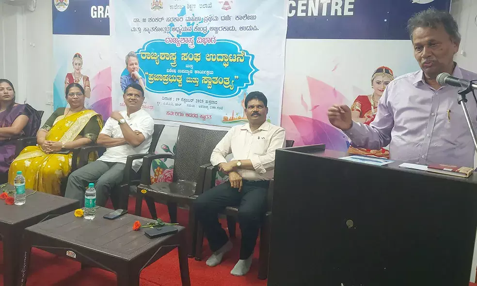 ತಾಂತ್ರಿಕಗಿಂತ ತಾತ್ವಿಕ ಪ್ರಜಾಪ್ರಭುತ್ವ ಇಂದಿನ ಅಗತ್ಯ: ಡಾ.ಬರಗೂರು