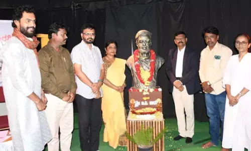 ಕಲಬುರಗಿ | ವ್ಯಕ್ತಿಯ ಸಾಮಾಜಿಕ ವಿಕಸನಕ್ಕೆ‌ ರಂಗಭೂಮಿ ಸಹಕಾರಿ : ಪ್ರೊ.ರಮೇಶ ಲಂಡನಕರ್