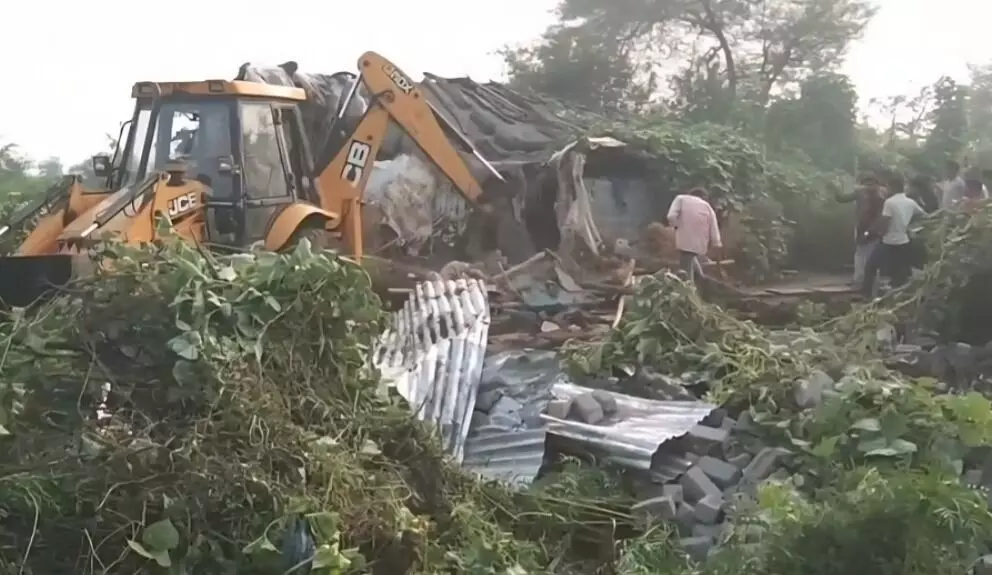 ಛತ್ತೀಸ್‌ಗಢ | ಸರಪಂಚ್‌ಗೆ ಮತ ಹಾಕಲಿಲ್ಲ ಎಂಬ ಕಾರಣಕ್ಕೆ ಕುಟುಂಬವೊಂದಕ್ಕೆ ಸಾಮಾಜಿಕ ಬಹಿಷ್ಕಾರ, ಮನೆ ಧ್ವಂಸ : ಆರೋಪ