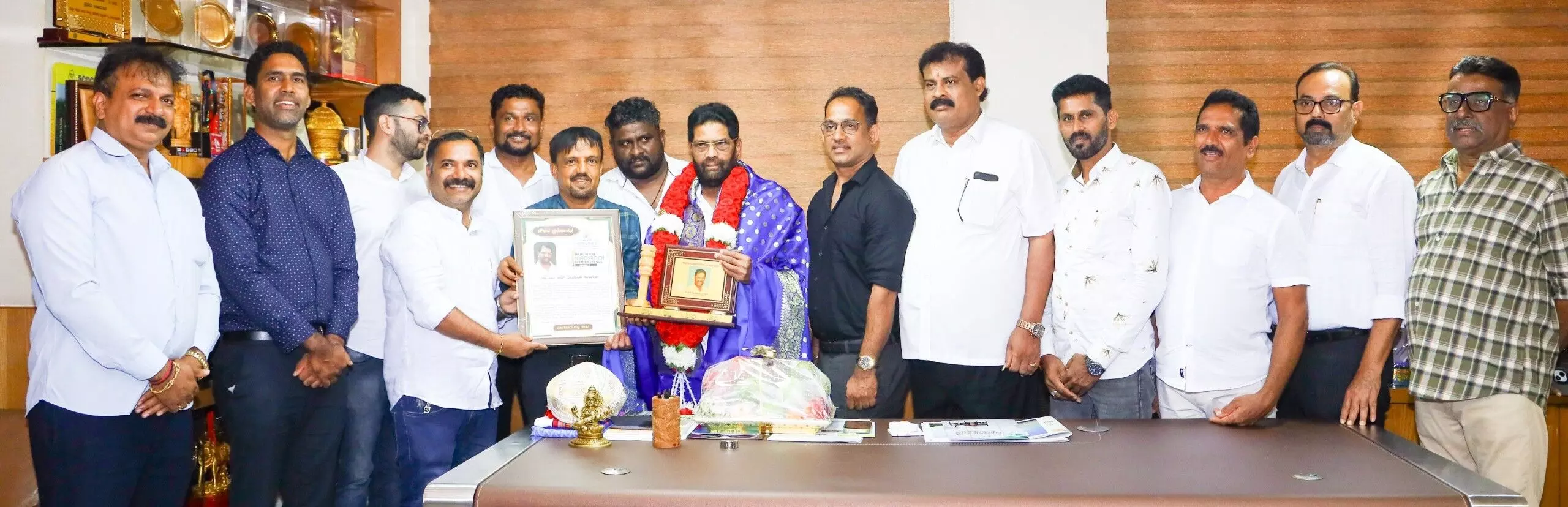 ಡಾ.ಎಂ.ಎನ್.ರಾಜೇಂದ್ರ ಕುಮಾರ್ಗೆ ಮಂಗಳೂರು ರತ್ನ ಪ್ರಶಸ್ತಿ ಪ್ರದಾನ ಡಾ.ಎಂ.ಎನ್.ರಾಜೇಂದ್ರ ಕುಮಾರ್ಗೆ ಮಂಗಳೂರು ರತ್ನ ಪ್ರಶಸ್ತಿ ಪ್ರದಾನ