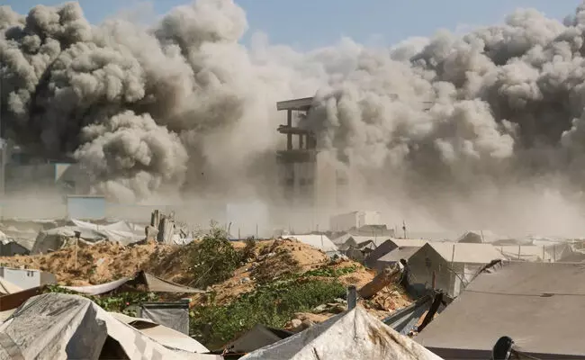 ಗಾಝಾ ನಗರವನ್ನು ಗುರಿಯಾಗಿಸಿಕೊಂಡು ಇಸ್ರೇಲ್‌ನಿಂದ ದಾಳಿ : ಕನಿಷ್ಠ 14 ಮಂದಿ ಮೃತ್ಯು