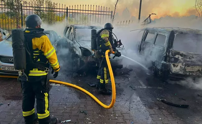 ಉಕ್ರೇನ್ ಮೇಲೆ ರಶ್ಯದಿಂದ ವೈಮಾನಿಕ ದಾಳಿ : ಮೂವರು ಮೃತ್ಯು