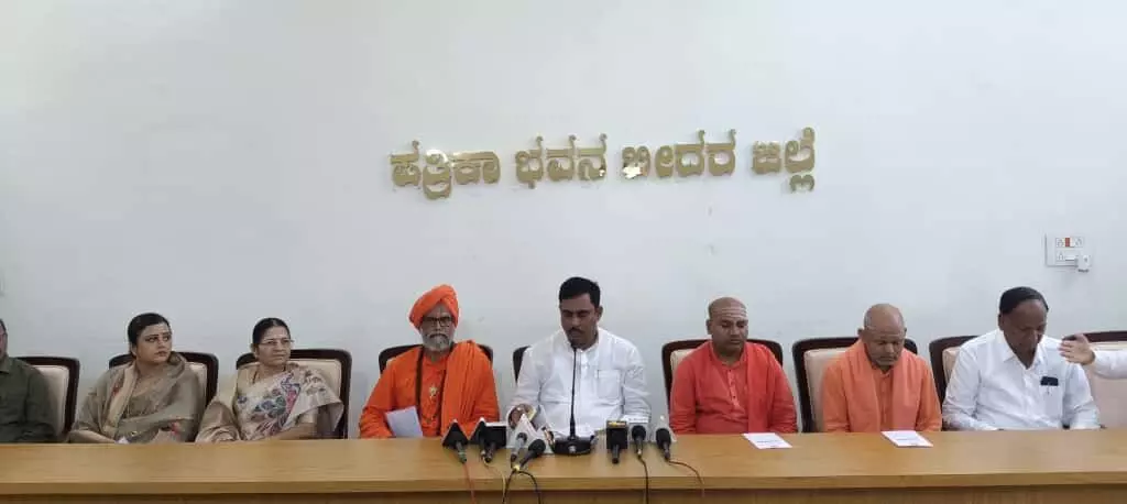 ವೀರಶೈವ ಲಿಂಗಾಯತ ಎನ್ನುವುದು ಅವೈಜ್ಞಾನಿಕವಾಗಿದ್ದು, ಸಮೀಕ್ಷೆಯಲ್ಲಿ ಲಿಂಗಾಯತ ಎಂದು ಬರೆಸಿ: ಬಸವರಾಜ್ ಧನ್ನೂರ್