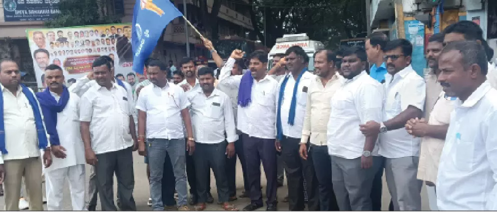 ದಲಿತ ಮಹಿಳೆಯರ ವಿರುದ್ಧ ಹೇಳಿಕೆ ಆರೋಪ | ಯತ್ನಾಳ್ ವಿರುದ್ಧ ಕ್ರಮಕ್ಕೆ ಆಗ್ರಹಿಸಿ ದಾವಣಗೆರೆಯಲ್ಲಿ ದಸಂಸ ಧರಣಿ