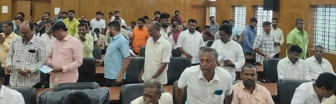 ಎಸ್‌ಟಿ ಪಟ್ಟಿಗೆ ಕುರುಬ ಸಮಾಜ ಸೇರ್ಪಡೆ ಯತ್ನ ಆರೋಪ: ವಾಲ್ಮೀಕಿ ಜಯಂತಿ ಪೂರ್ವಭಾವಿ ಸಭೆ ಬಹಿಷ್ಕಾರ