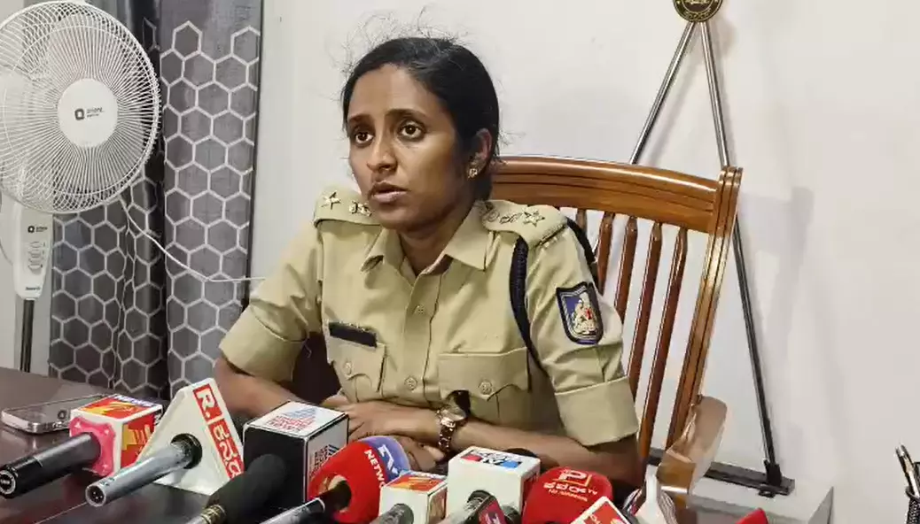 ವಿಗ್ರಹದ ಮೇಲೆ ಚಪ್ಪಲಿ ಇಟ್ಟ ಪ್ರಕರಣ | ಮಹಿಳೆಯ ಪತ್ತೆಗೆ ಎಂಟು ತನಿಖಾ ತಂಡ ರಚನೆ : ಹಾಸನ ಎಸ್ಪಿ ಮೊಹಮ್ಮದ್ ಸುಜಿತಾ