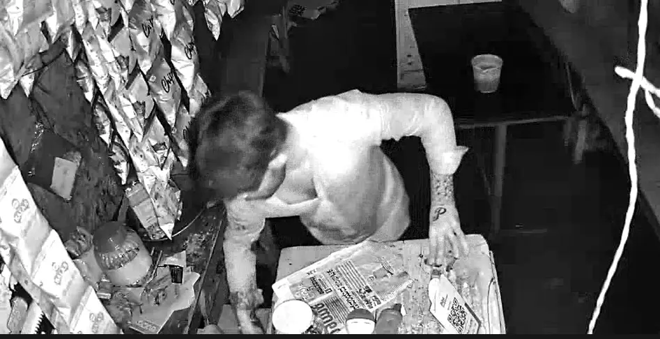 ಕಲಬುರಗಿ | ಹೋಟೆಲ್‌ನಲ್ಲಿ ಕಳ್ಳತನ : ಕೃತ್ಯ ಸಿಸಿಟಿವಿಯಲ್ಲಿ ಸೆರೆ