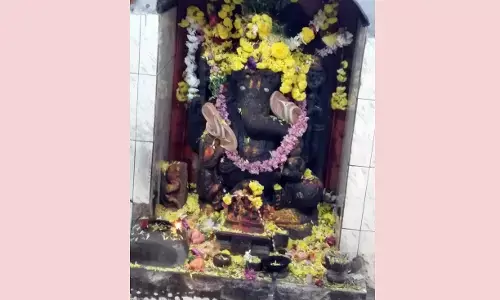 ಬೇಲೂರು | ಗಣೇಶ ಮೂರ್ತಿಗೆ ಚಪ್ಪಲಿ ಹಾರ ಹಾಕಿದ ಕಿಡಿಗೇಡಿಗಳು