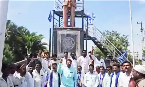 ಸುರಪುರ | ಖಾರಿಜ್ ಖಾತಾ ಭೂಮಿ ಮಂಜೂರಾತಿಗೆ ಒತ್ತಾಯಿಸಿ ಪ್ರತಿಭಟನೆ