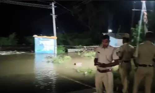 ಕಲಬುರಗಿಯಿಂದ ಕಾಳಗಿಗೆ ಸಂಪರ್ಕಿಸುವ ರಾಜ್ಯ ಹೆದ್ದಾರಿ ಜಲಾವೃತ : ಸಂಚಾರ ಸ್ಥಗಿತ