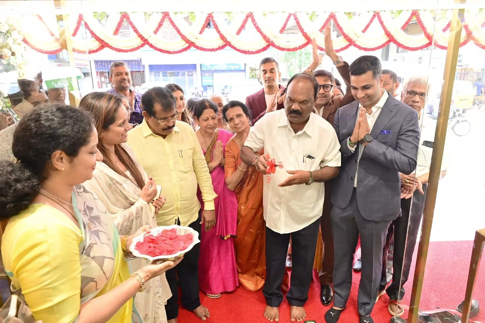 ಉಡುಪಿಯಲ್ಲಿ ‘ಟಿಡಿಎಫ್ ಡೈಮಂಡ್ಸ್ ಆಂಡ್ ಗೋಲ್ಡ್’ ಮಳಿಗೆ ಶುಭಾರಂಭ ಉಡುಪಿಯಲ್ಲಿ ‘ಟಿಡಿಎಫ್ ಡೈಮಂಡ್ಸ್ ಆಂಡ್ ಗೋಲ್ಡ್’ ಮಳಿಗೆ ಶುಭಾರಂಭ