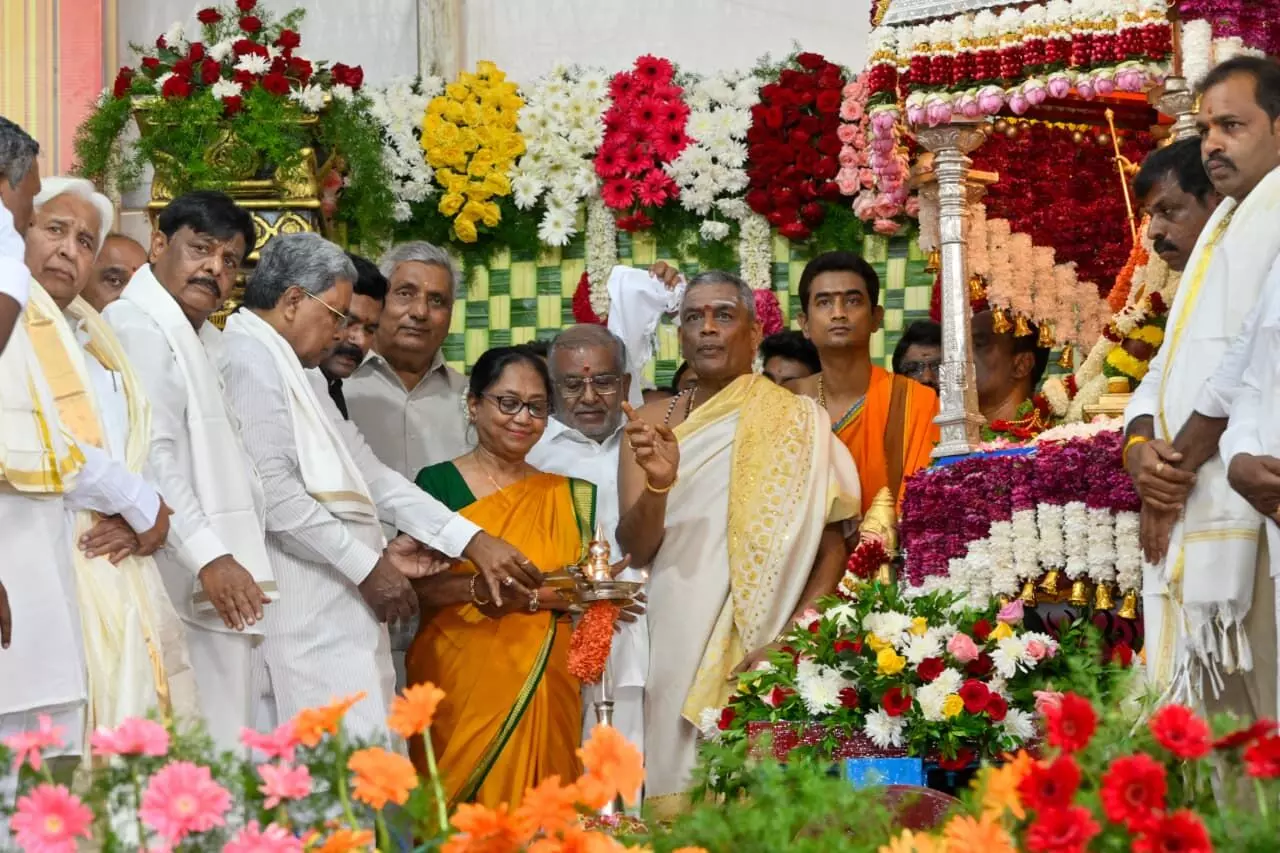 ನಾಡಹಬ್ಬ ಮೈಸೂರು ದಸರಾಗೆ ಬಾನು ಮುಷ್ತಾಕ್ ರಿಂದ ವಿದ್ಯುಕ್ತ ಚಾಲನೆ; ಚಿತ್ರಗಳಲ್ಲಿ ನೋಡಿ