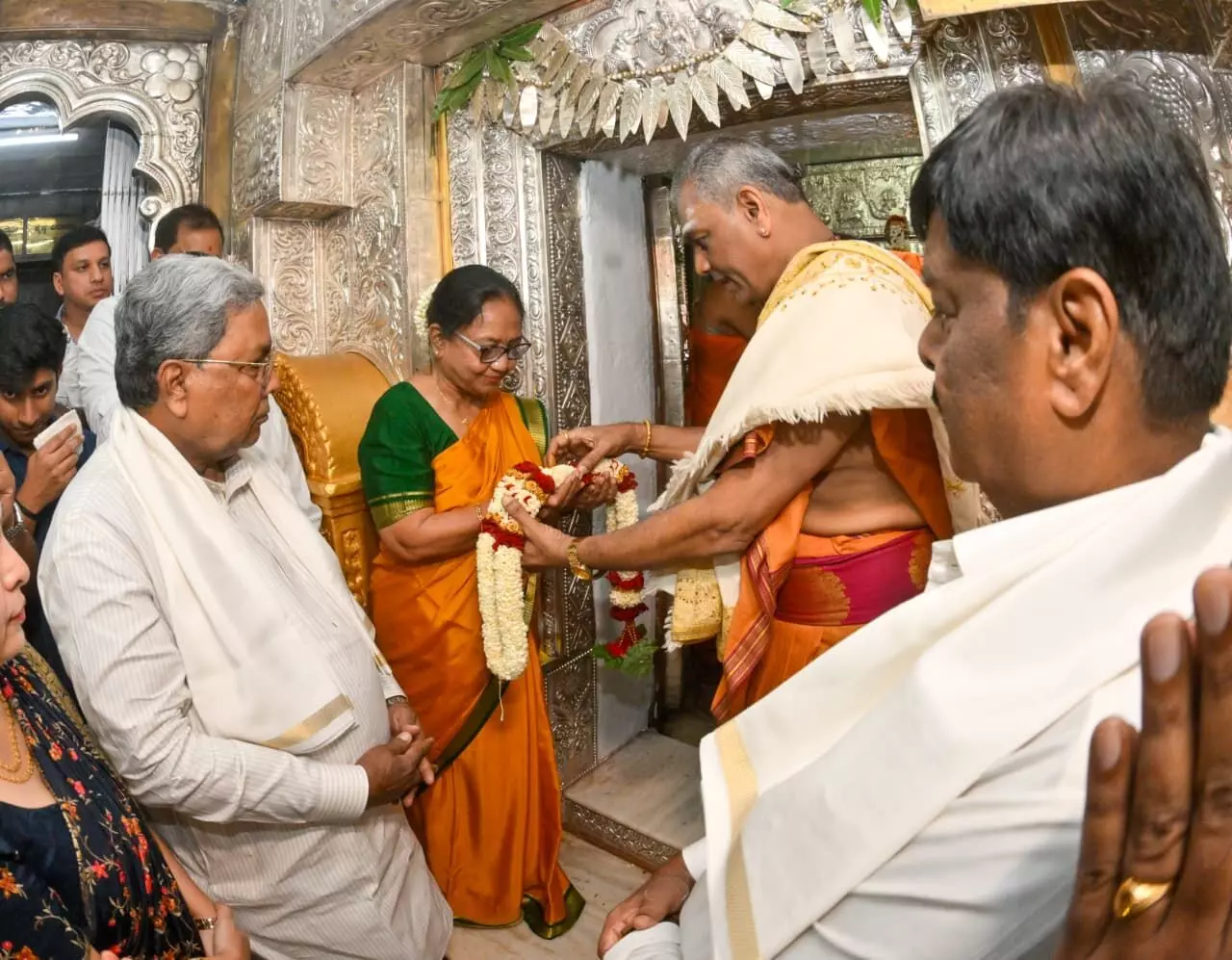 ನಾಡಹಬ್ಬ ಮೈಸೂರು ದಸರಾಗೆ ಬಾನು ಮುಷ್ತಾಕ್ ರಿಂದ ವಿದ್ಯುಕ್ತ ಚಾಲನೆ; ಚಿತ್ರಗಳಲ್ಲಿ ನೋಡಿ