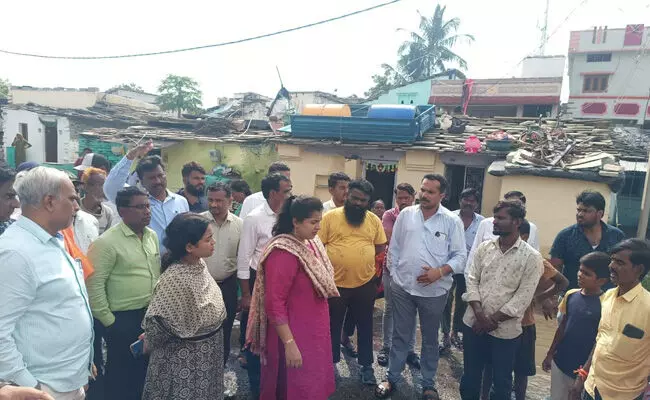 ಚಿತ್ತಾಪುರ | ಗುಂಡಗುರ್ತಿ ಗ್ರಾಮಕ್ಕೆ ಜಿಲ್ಲಾಧಿಕಾರಿ ಫೌಝಿಯಾ ತರನ್ನುಮ್ ಭೇಟಿ