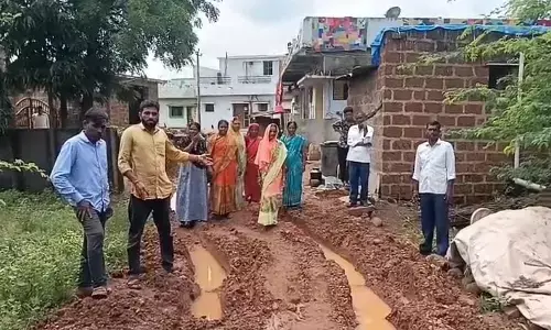 ಬೀದರ್ | ಪ್ರತಾಪೂರ್ ಗ್ರಾಮ ಪಂಚಾಯತಿಯ ಇಂದಿರಾನಗರದಲ್ಲಿ ಹದಗೆಟ್ಟ ರಸ್ತೆ ದುರುಸ್ಥಿಗೆ ಗ್ರಾಮಸ್ಥರ ಒತ್ತಾಯ