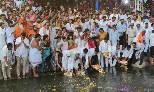 ರಾಯಚೂರು | ತುಂಗಭದ್ರಾ ನದಿತಟದ ಮುಕ್ಕುಂದಾ ಗ್ರಾಮದಲ್ಲಿ ಅದ್ದೂರಿ ಅಂಬಾ ಆರತಿ ಕಾರ್ಯಕ್ರಮ