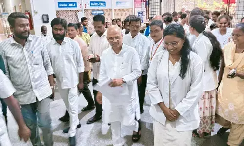 ಸೇಡಂ | ಸರಕಾರಿ ಆಸ್ಪತ್ರೆ ರೋಗಿಗಳ ಯೋಗಕ್ಷೇಮ ವಿಚಾರಿಸಿದ ಸಚಿವ ಡಾ.ಶರಣಪ್ರಕಾಶ್‌ ಪಾಟೀಲ್‌