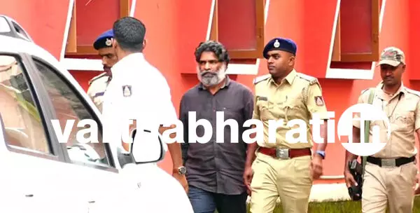 ಧರ್ಮಸ್ಥಳ ಪ್ರಕರಣ| ಬೆಳ್ತಂಗಡಿ ನ್ಯಾಯಾಲಯದಲ್ಲಿ ಹೇಳಿಕೆ ನೀಡಿದ ಆರೋಪಿ ಚಿನ್ನಯ್ಯ ಧರ್ಮಸ್ಥಳ ಪ್ರಕರಣ| ಬೆಳ್ತಂಗಡಿ ನ್ಯಾಯಾಲಯದಲ್ಲಿ ಹೇಳಿಕೆ ನೀಡಿದ ಆರೋಪಿ ಚಿನ್ನಯ್ಯ