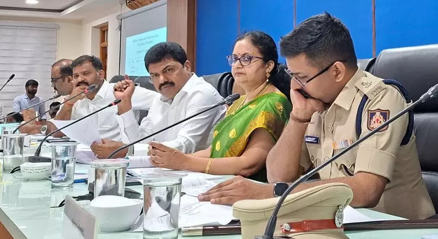 ಗ್ರಾಮೀಣ ಪ್ರದೇಶಗಳಲ್ಲಿ ಬಿಎಸ್ಎನ್ಎಲ್ ನೆಟ್ವರ್ಕ್ ಸಮಸ್ಯೆ: ಉಡುಪಿ ಜಿಲ್ಲಾ ದಿಶಾ ಸಭೆಯಲ್ಲಿ ಚರ್ಚೆ ಗ್ರಾಮೀಣ ಪ್ರದೇಶಗಳಲ್ಲಿ ಬಿಎಸ್ಎನ್ಎಲ್ ನೆಟ್ವರ್ಕ್ ಸಮಸ್ಯೆ: ಉಡುಪಿ ಜಿಲ್ಲಾ ದಿಶಾ ಸಭೆಯಲ್ಲಿ ಚರ್ಚೆ